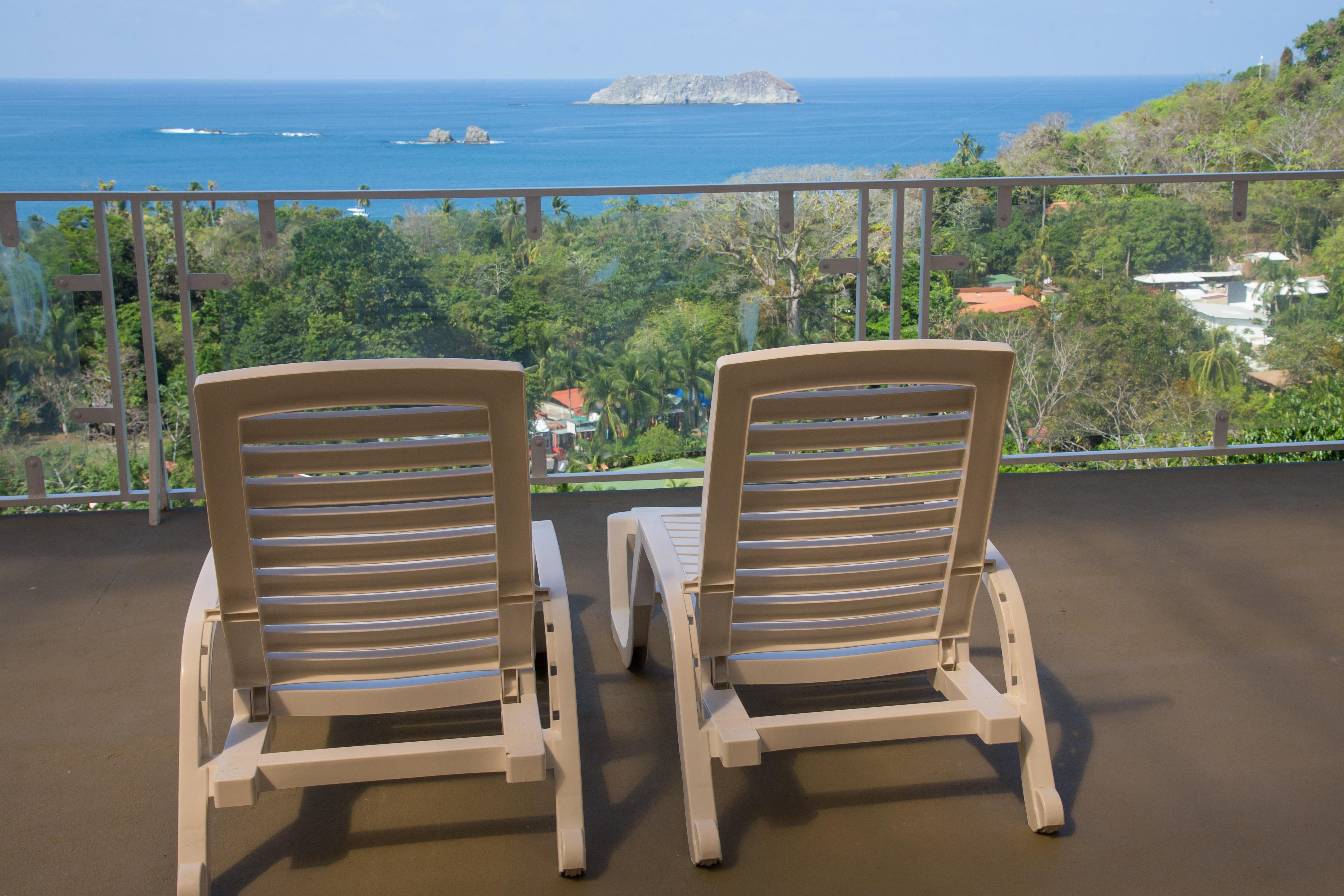 El Faro Containers Beach Hotel Manuel Antonio Exterior photo