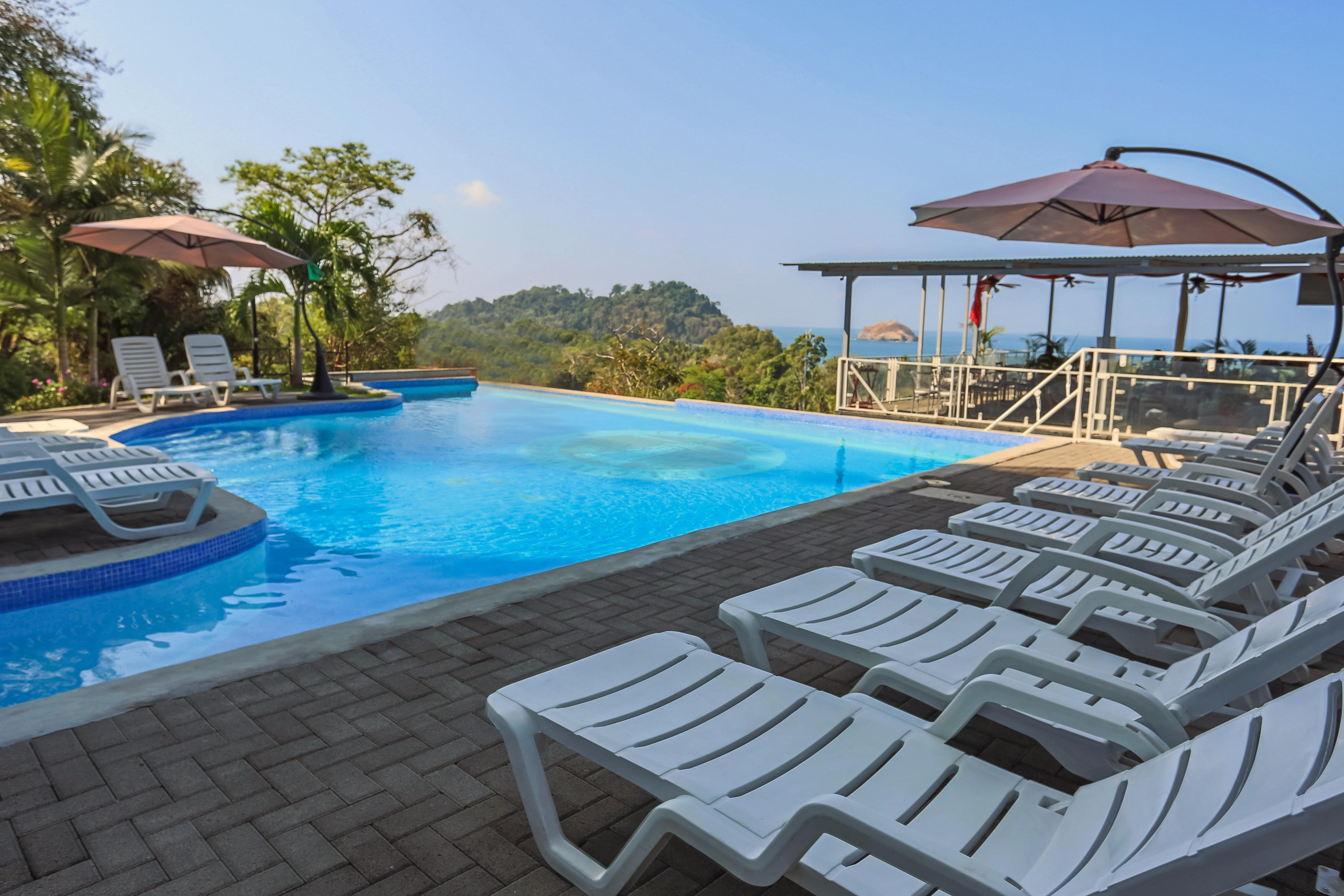 El Faro Containers Beach Hotel Manuel Antonio Exterior photo