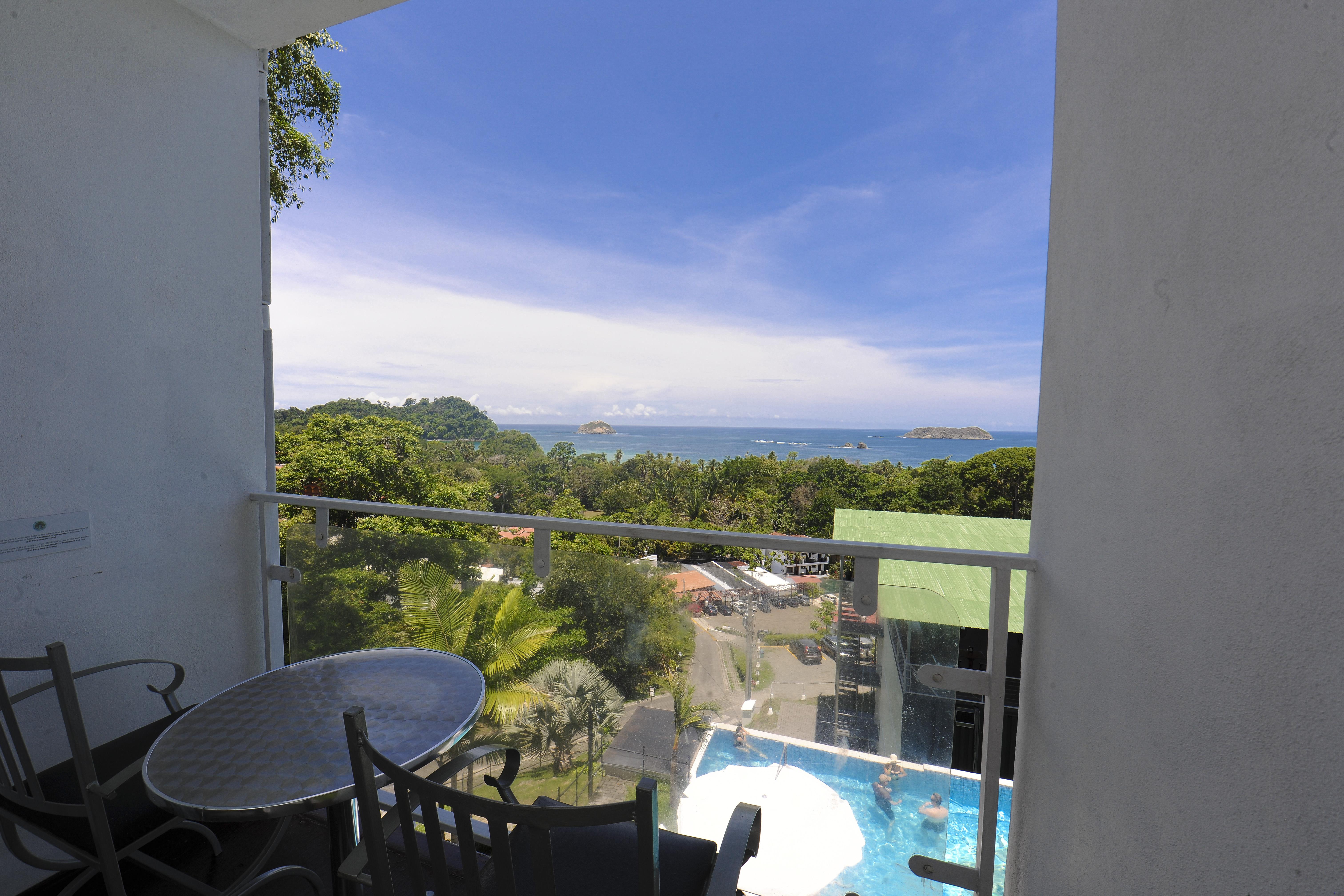 El Faro Containers Beach Hotel Manuel Antonio Exterior photo
