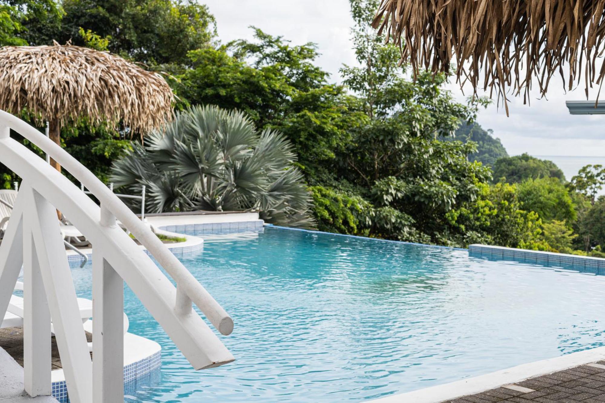 El Faro Containers Beach Hotel Manuel Antonio Exterior photo