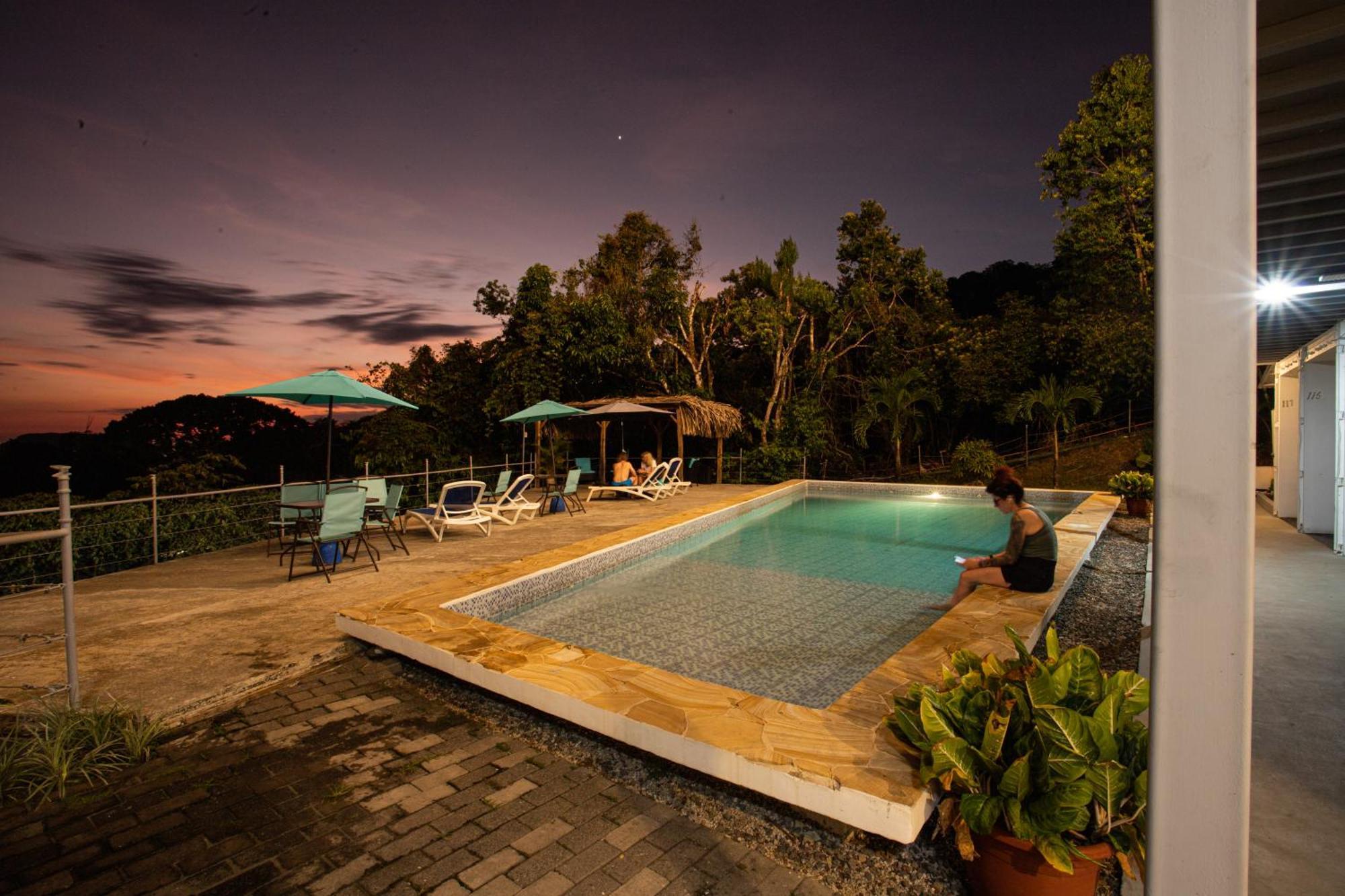 El Faro Containers Beach Hotel Manuel Antonio Exterior photo