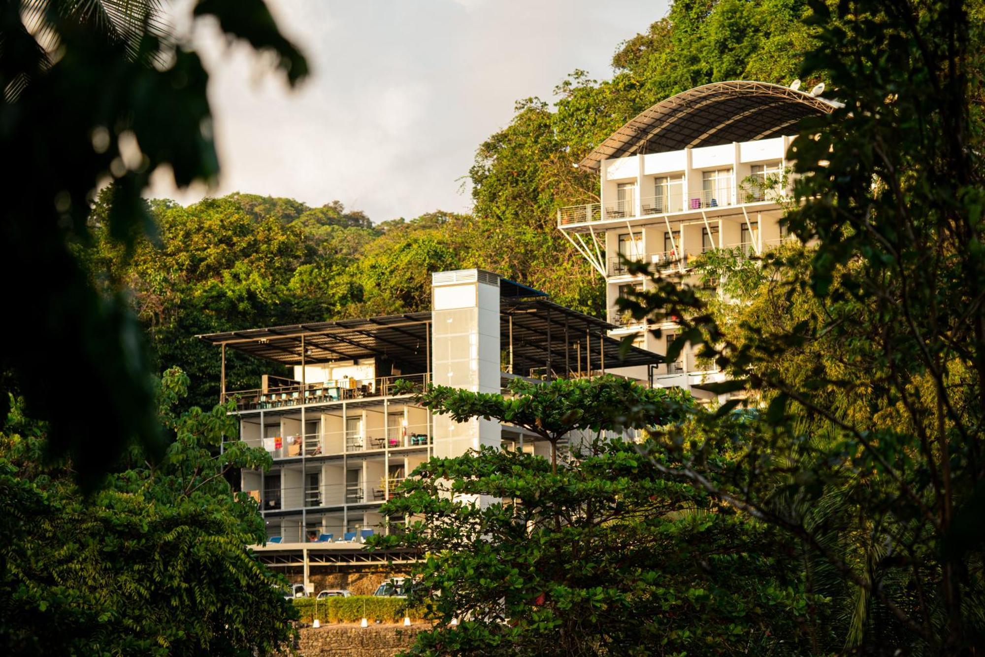El Faro Containers Beach Hotel Manuel Antonio Exterior photo