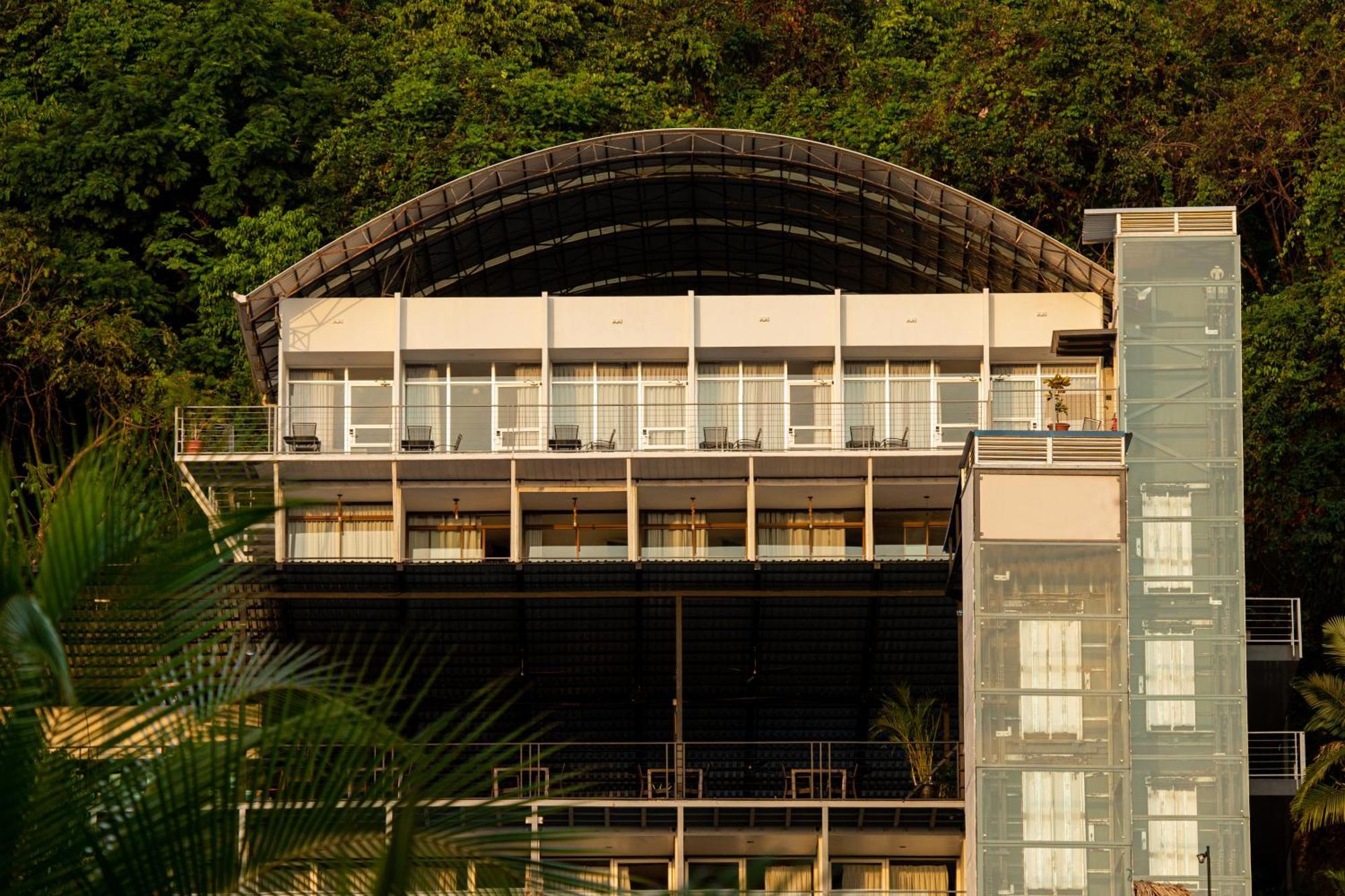 El Faro Containers Beach Hotel Manuel Antonio Exterior photo