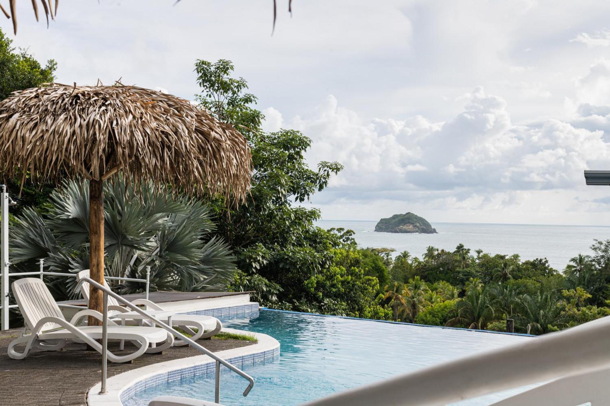 El Faro Containers Beach Hotel Manuel Antonio Exterior photo